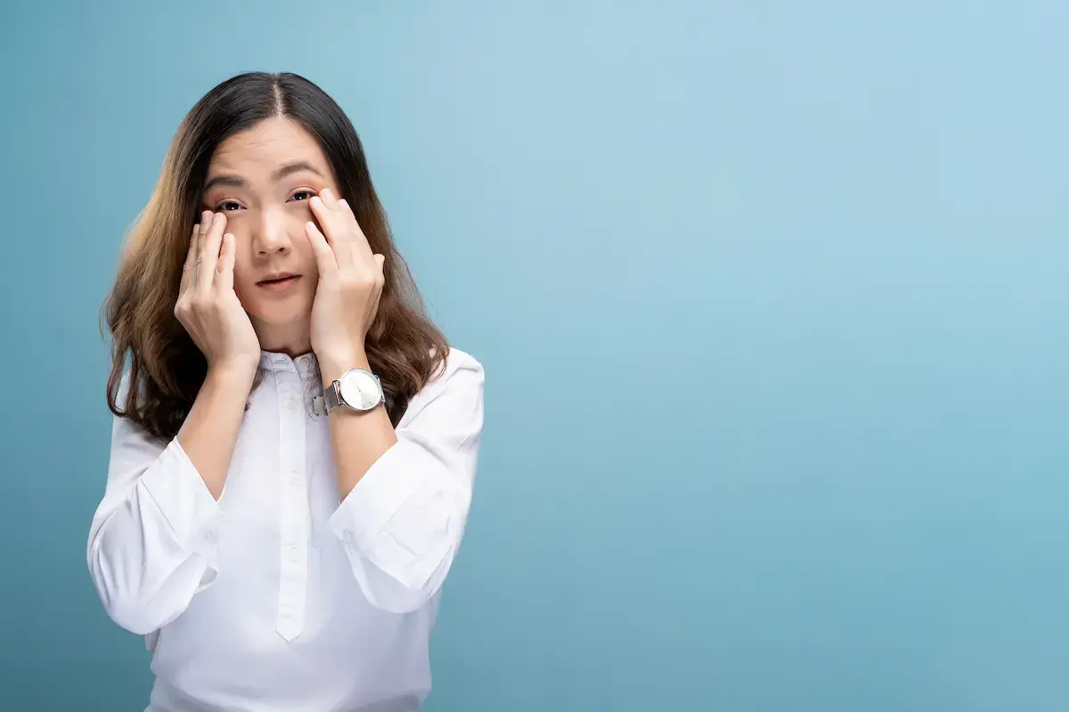 Blefarospasme adalah