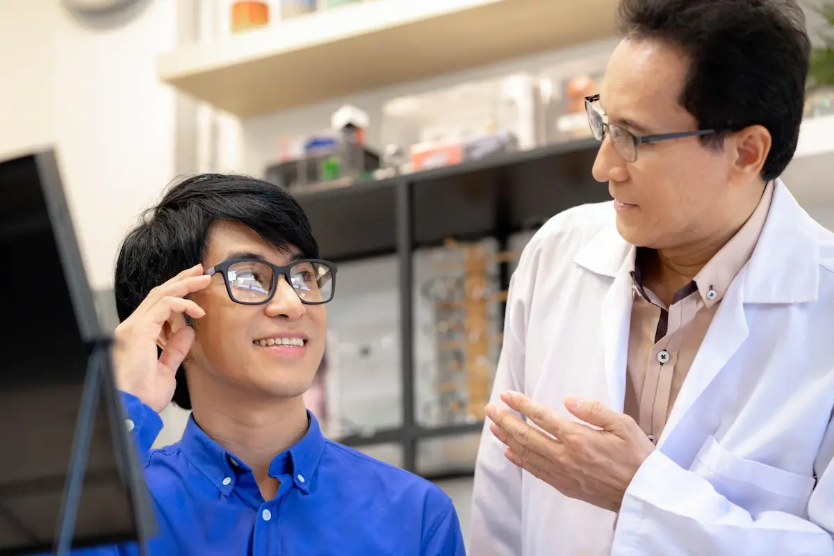 apakah operasi lasik sakit